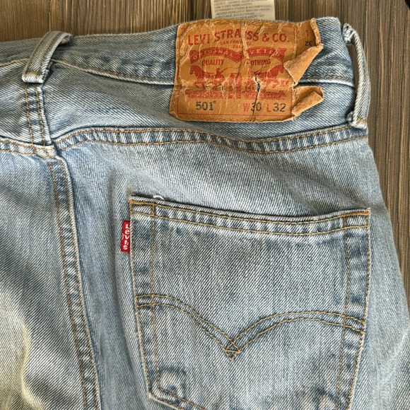 Levi’s 501 authentically worn in and perfectly faded jeans size 30 - Picture 6 of 16